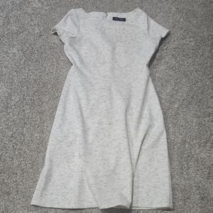 IVANKA TRUMP ● SZ 8● CLASSIC WHITE & GRAY. 💯🔥CREW NECK WORK WEAR